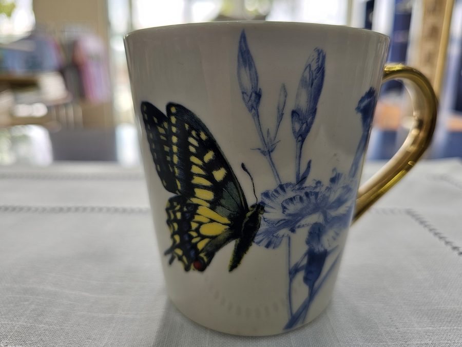 Butterfly Mug with Gold Handle
